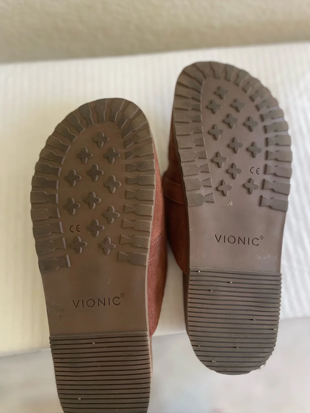 Vionic Rust Brown Suede Chain-Link Slide Mules SZ 9 - Picture 6 of 8
